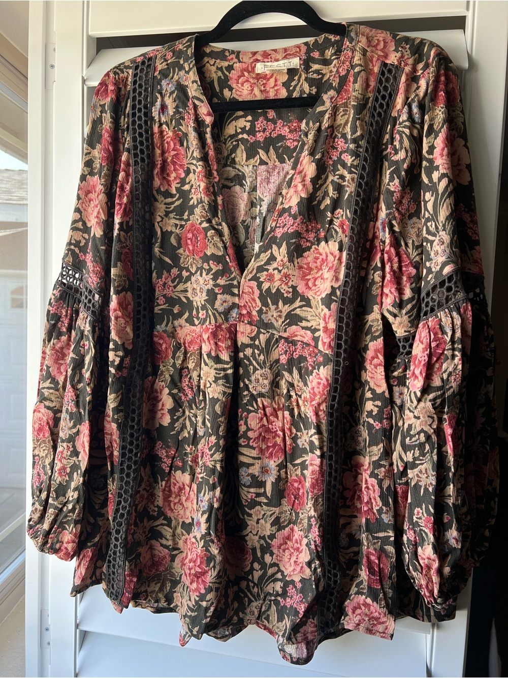 Floral V-Neck Peasant Blouse in Black and Rose